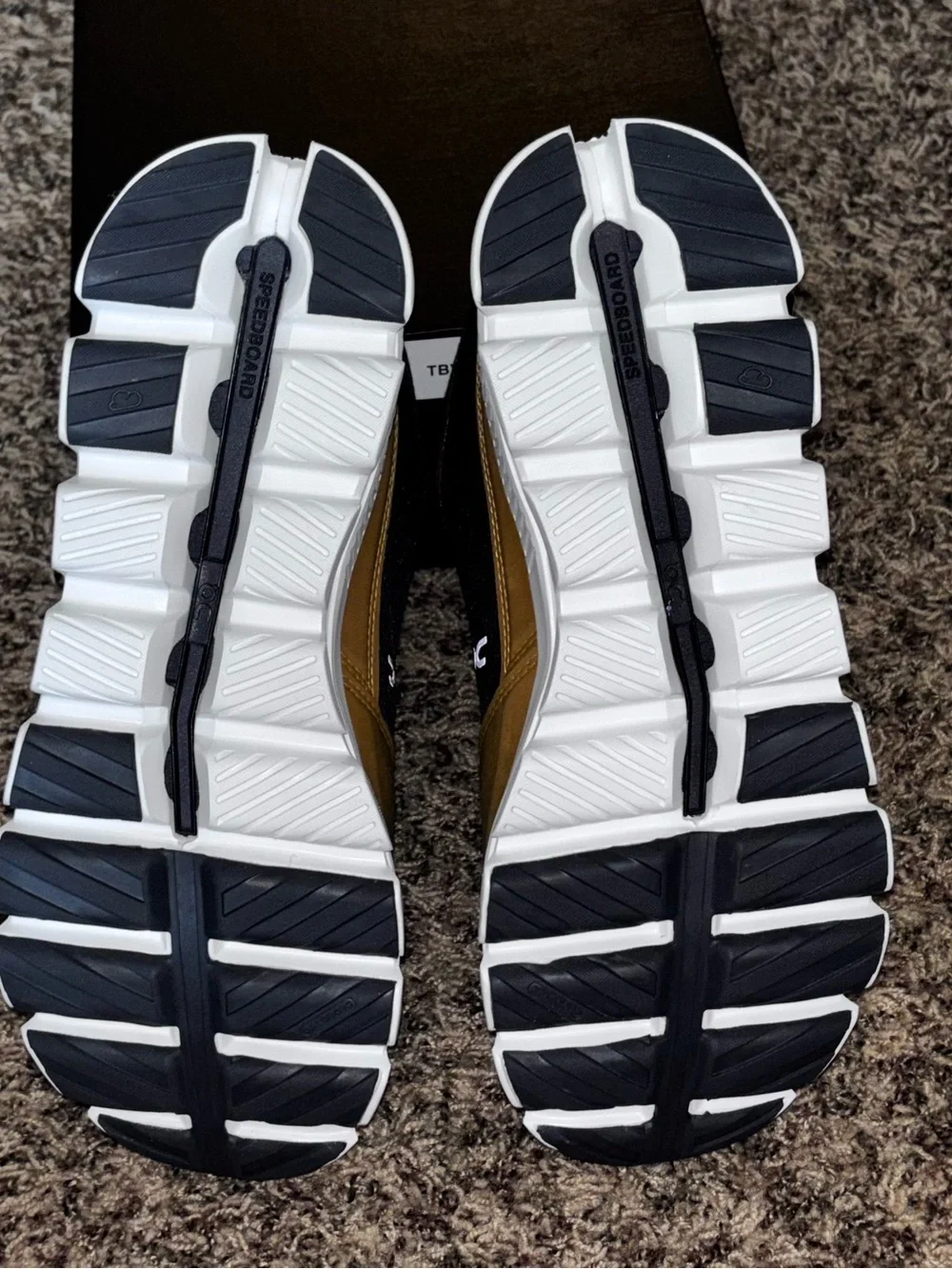 On Cloud Hi Umber Caramel Size 10 Swiss Engineering Sneakers Running Shoes NIB - Picture 4 of 7